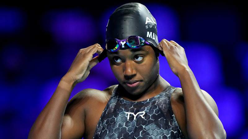 Simone Manuel, after missing out on 100m free, tabbed to anchor U.S. relay