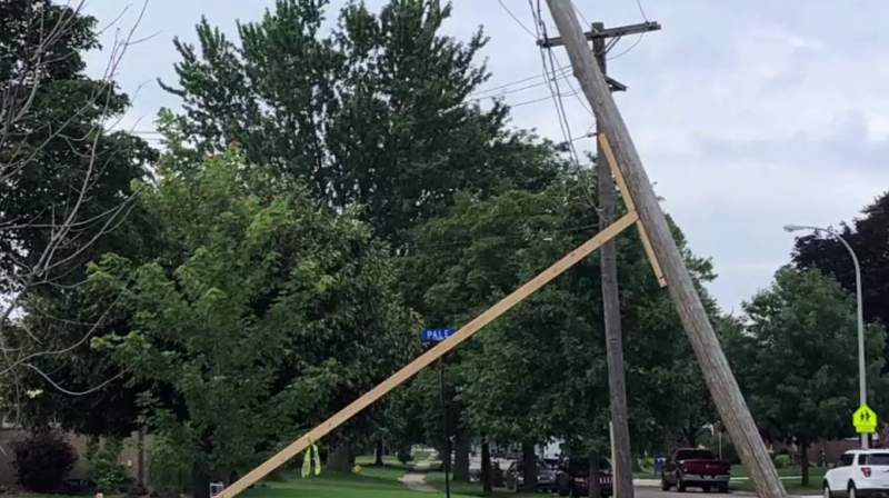 Nightside Report Aug. 18, 2021: Homeowner takes action after severe weather causes utility pole to lean close to home, Beloved bar owner killed in apparent DUI crash