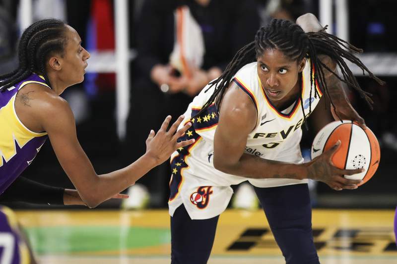 WNBA game recap: Sky take down Fever in battle of Midwest teams