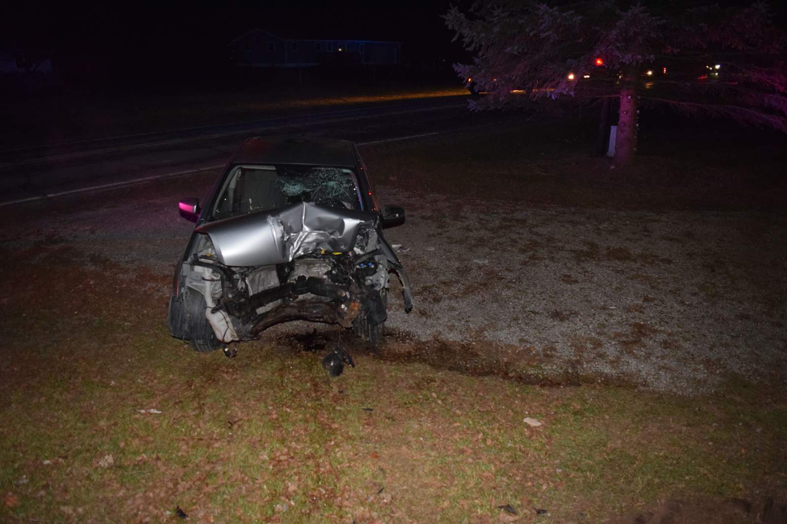 33-year-old man killed in single-car crash in Lapeer County