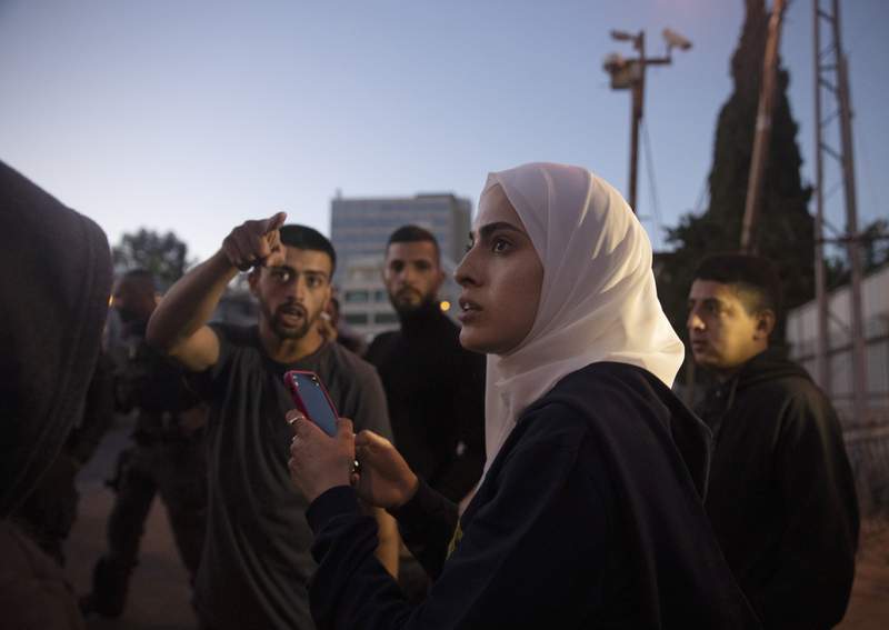Israel arrests Jerusalem activists in contested neighborhood