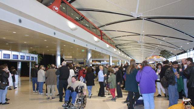Program allowing DTW visitors into terminals beyond security without ticket extended indefinitely