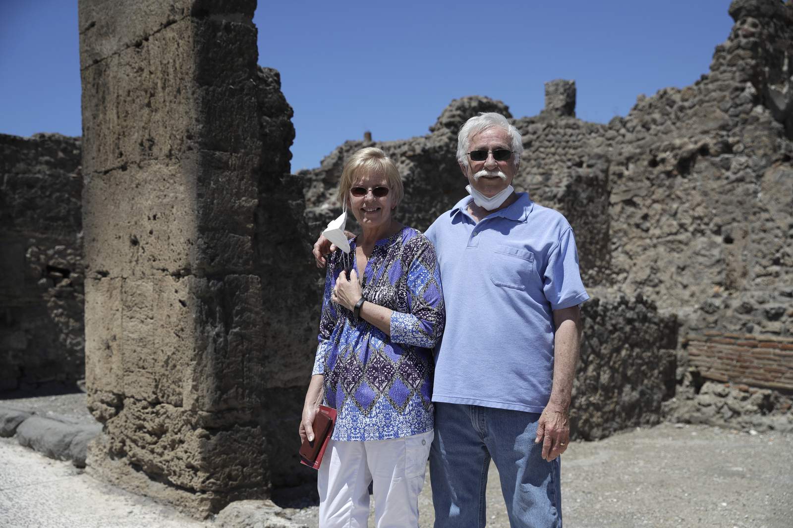 Detroit-area couple waits 2 1/2 months in lockdown to visit Pompeii