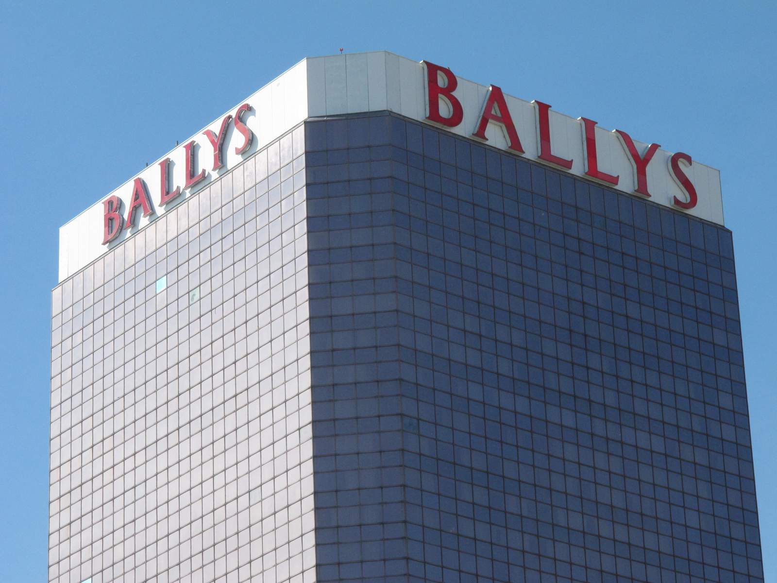 Bally's, Caesars Entertainment add daily fantasy sport deals