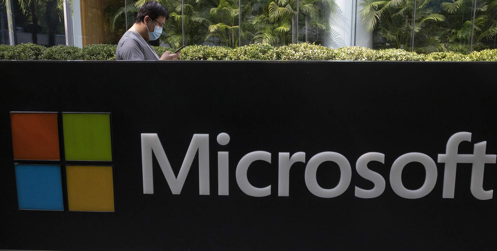 Government probes Microsoft's effort to boost diversity