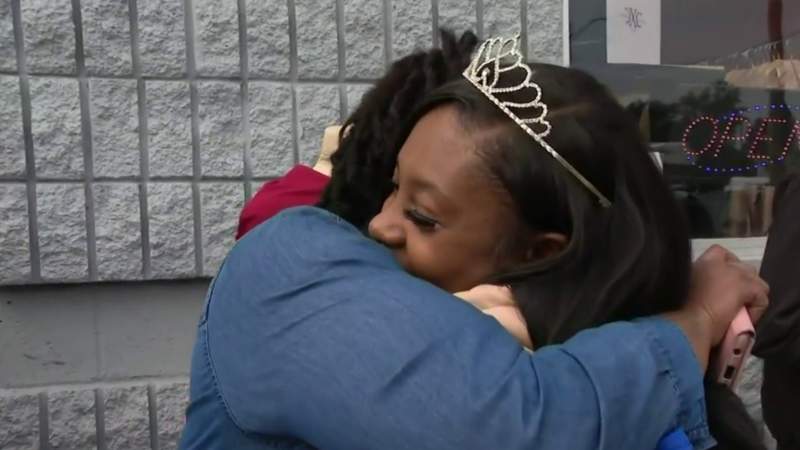 Detroit woman gifts car to stranger riding the bus