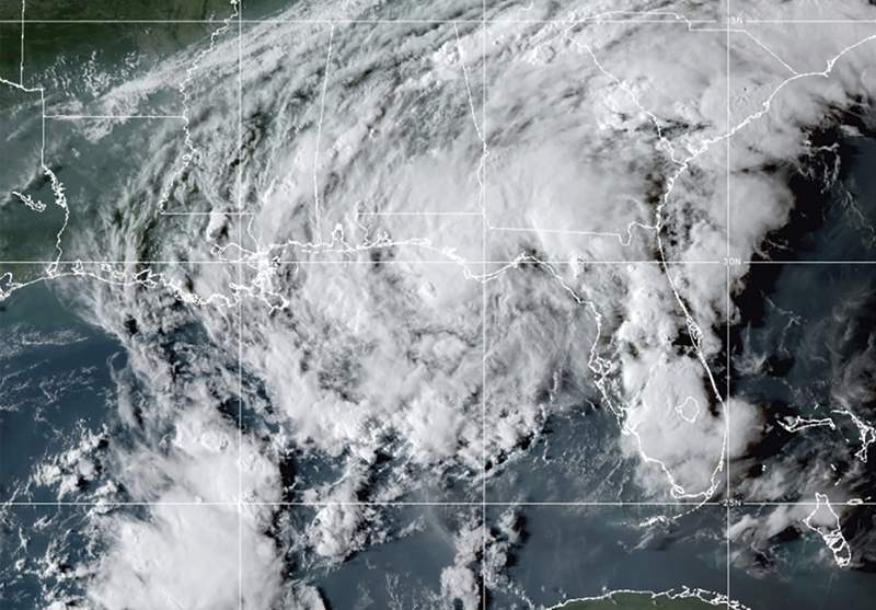 Mindy dumps rain on SC and GA coast, moves off into Atlantic