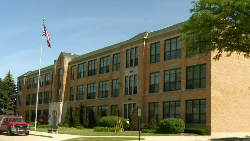 15-year-old Eastpointe High School student in custody after stabbing another student at school, police say