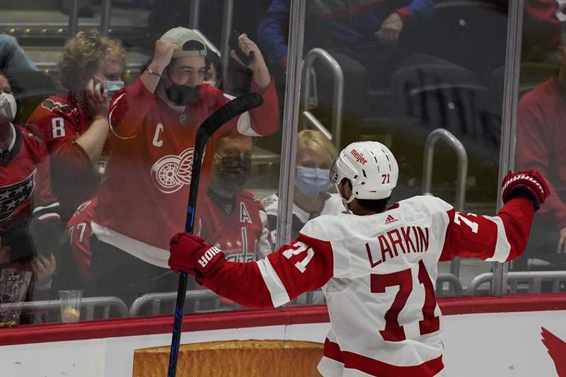 Red Wings erase two-goal deficit, beat Capitals in overtime