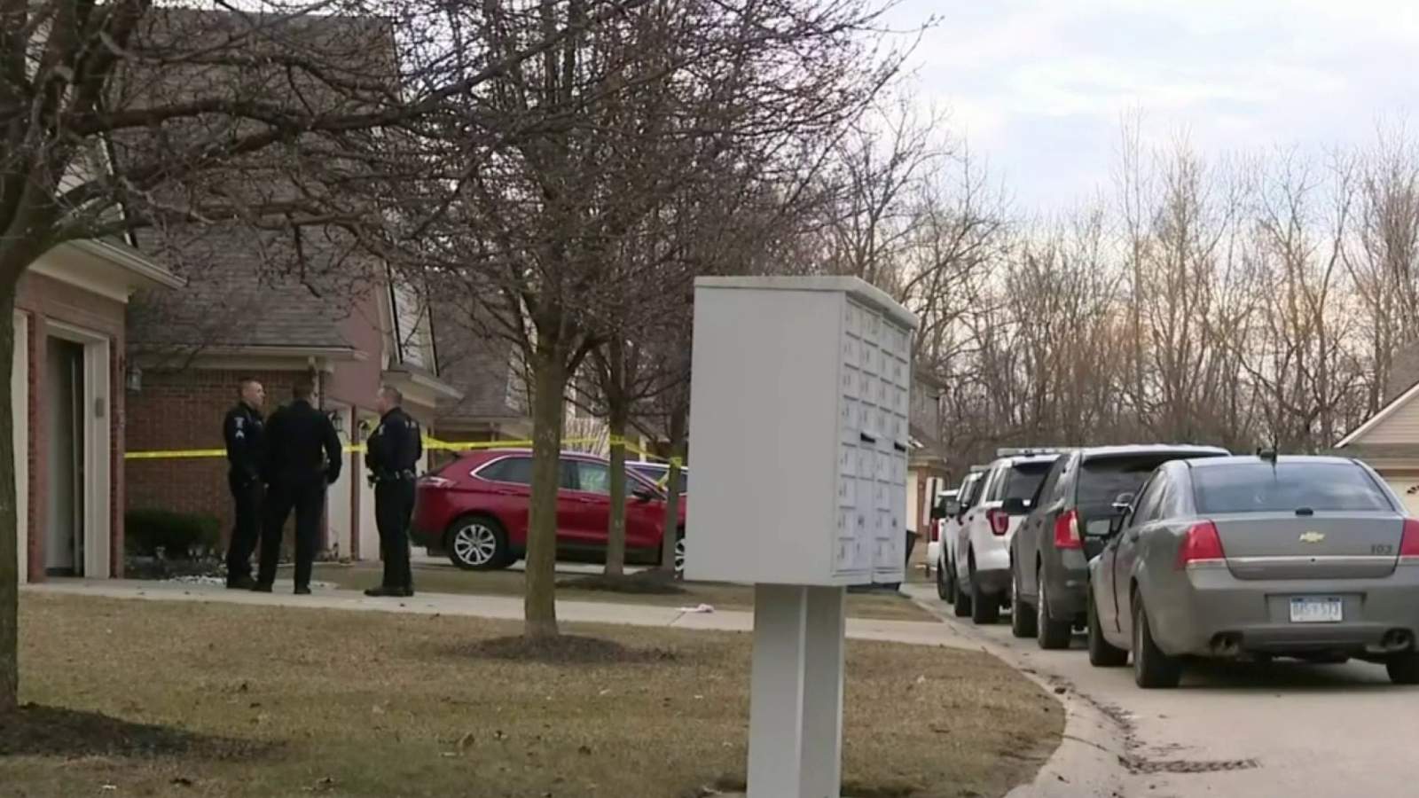 Death investigation underway after neighbor finds body in doorway of Sterling Heights home