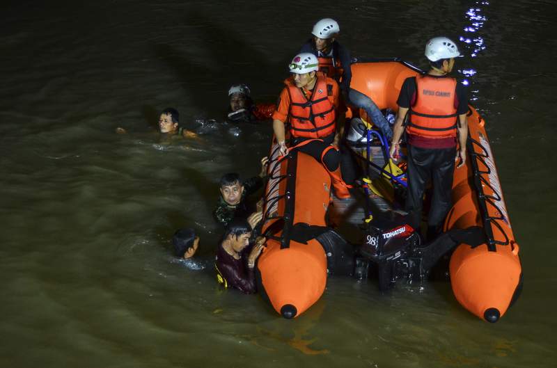 11 kids drowned, 10 rescued in Indonesian river cleanup