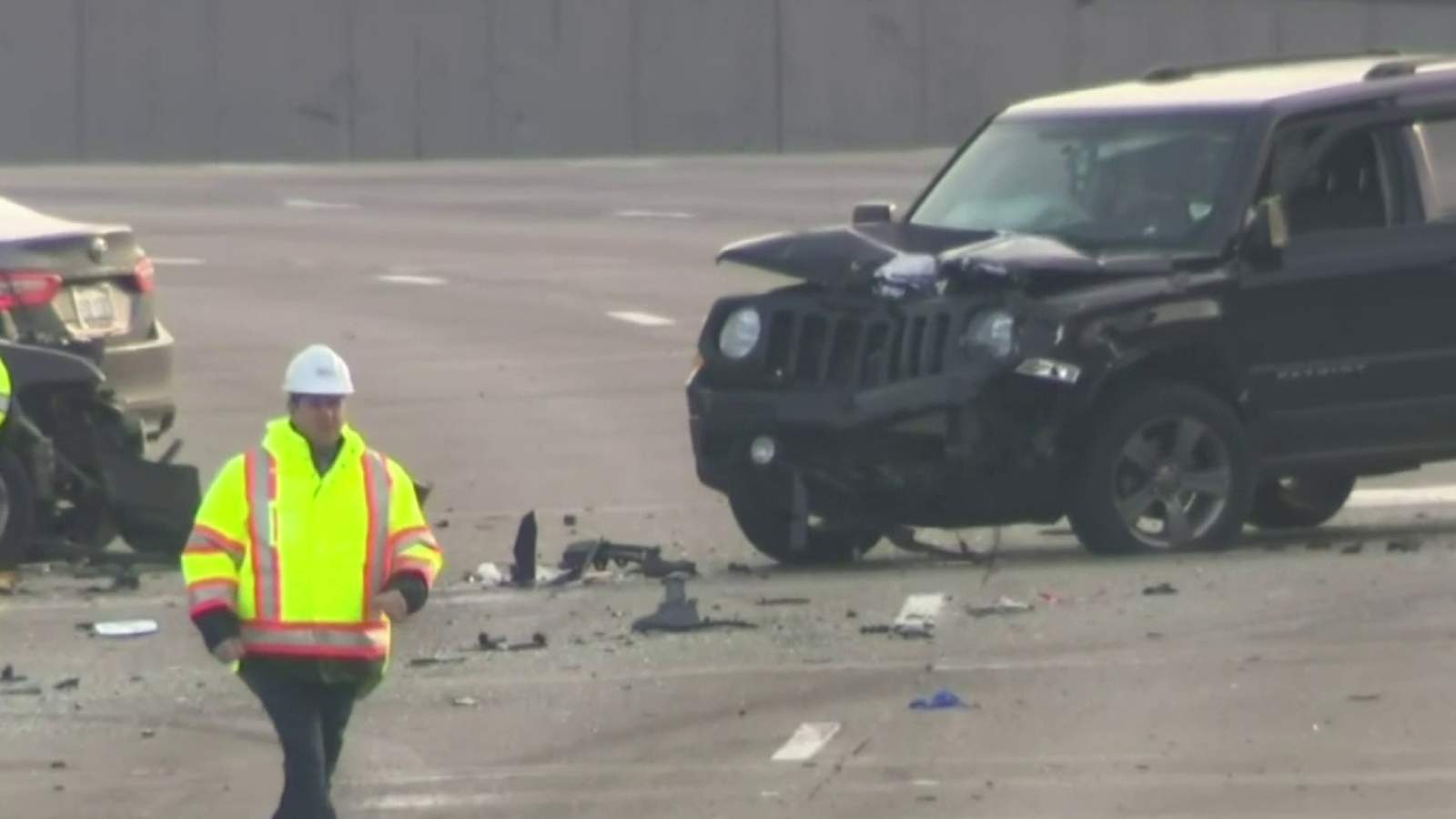 2 men struck by cars, killed after pulling over on I-696 due to minor crash, MSP says