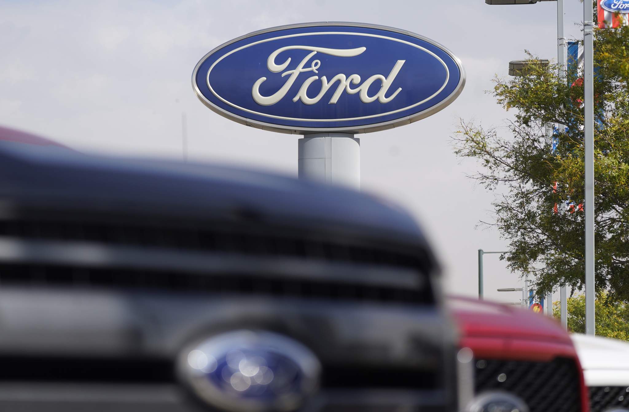 Chip shortage forces Ford to build trucks without computers
