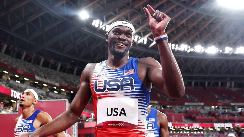U.S. takes gold in men’s 4x400m relay