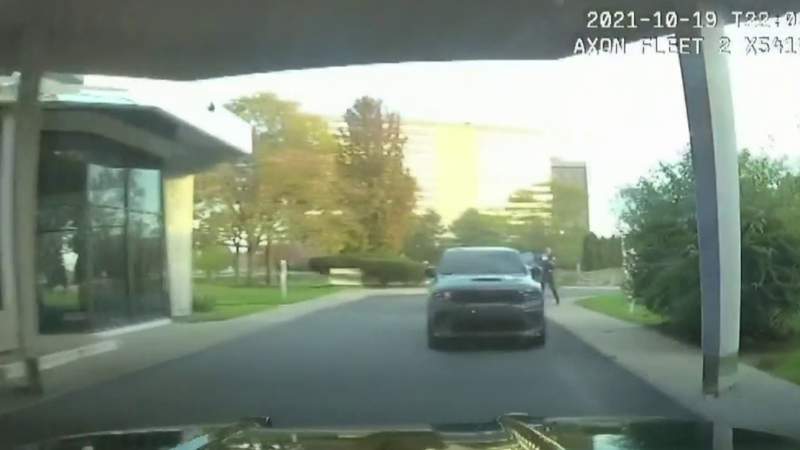 Dashcam video shows driver in stolen SUV intentionally hitting squad car in Southfield