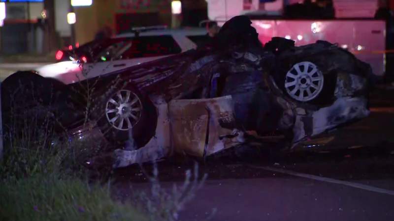28-year-old badly hurt after driving too fast, crashing into power pole in Detroit, officials say