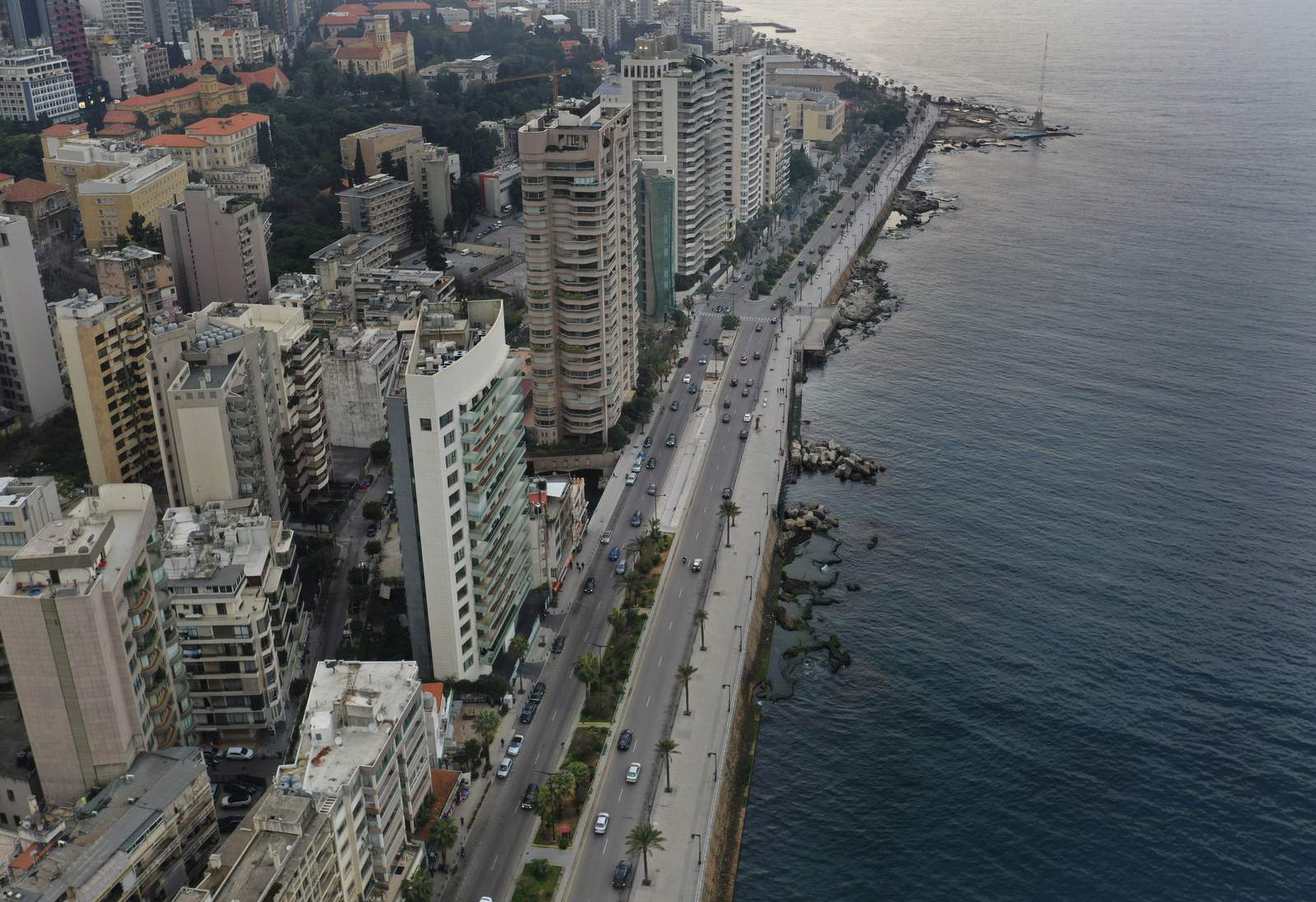 Massive explosion shakes Lebanons capital Beirut
