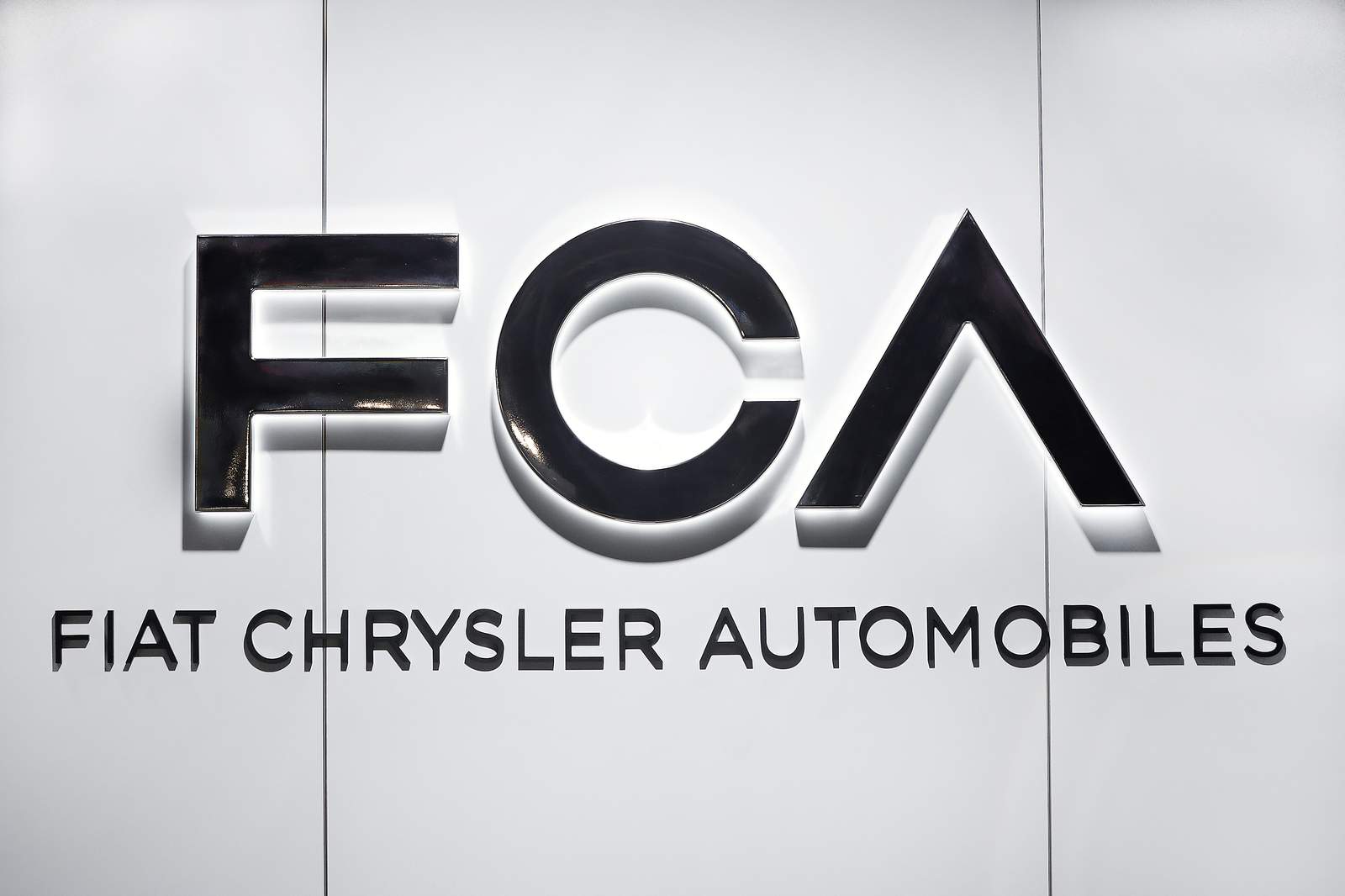 Fiat Chrysler muscles through, green shoots in North America