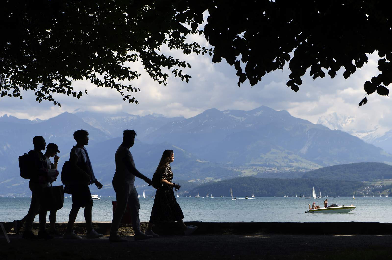 Going green: Swiss officials must take trains for some trips