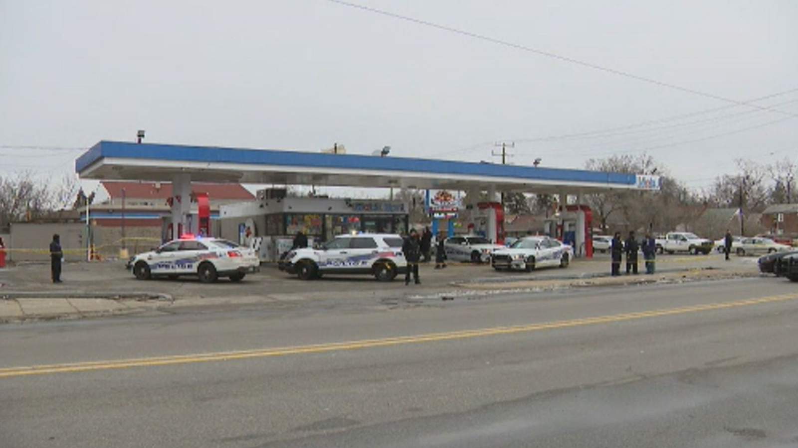 Gunman murders random person at Detroit gas station before killing himself, police say