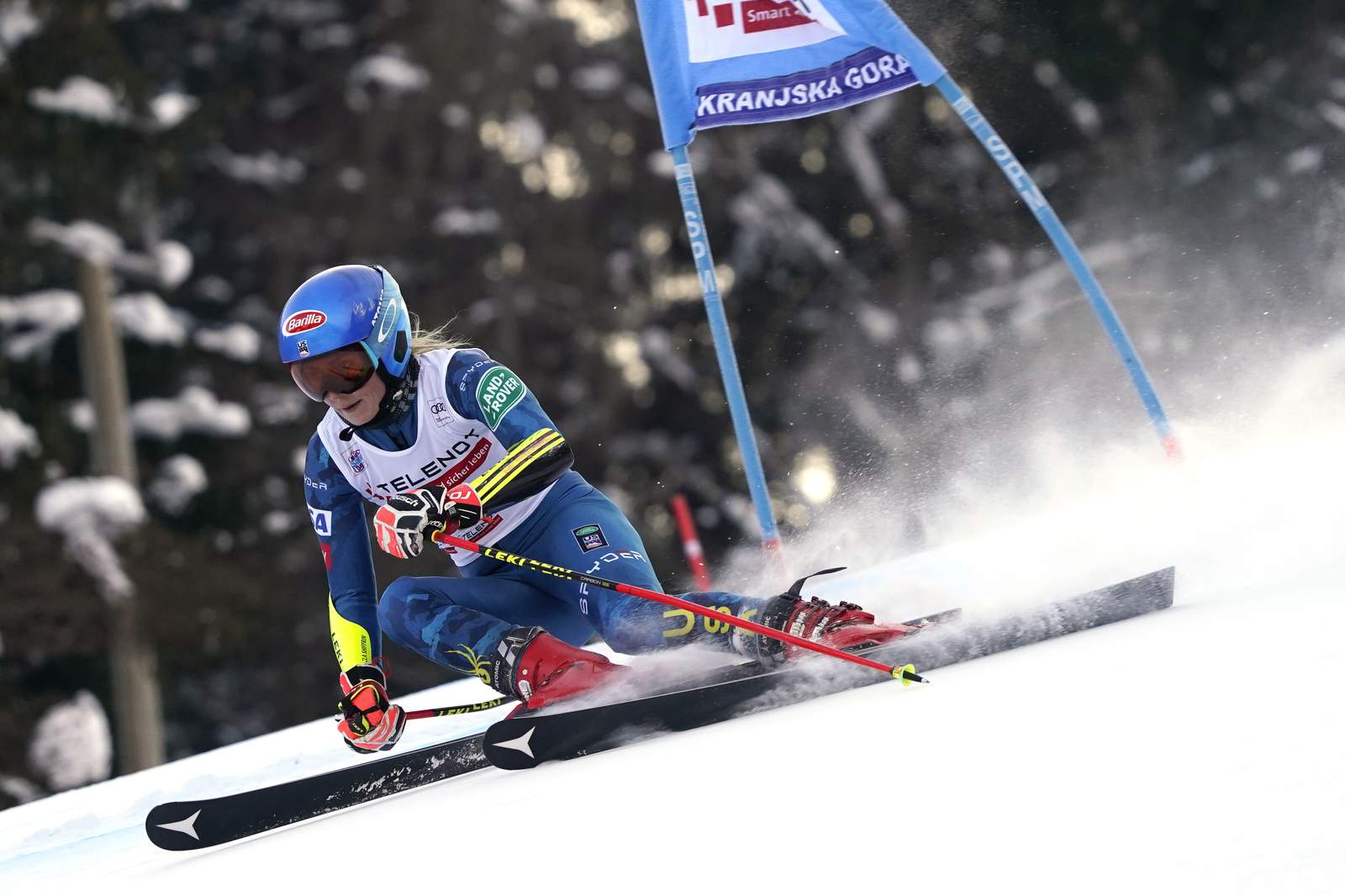 Shiffrin takes clear lead in GS after 1st run, Bassino 2nd