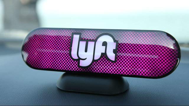 Police: Woman jumps out of moving Lyft on I-96 in Detroit
