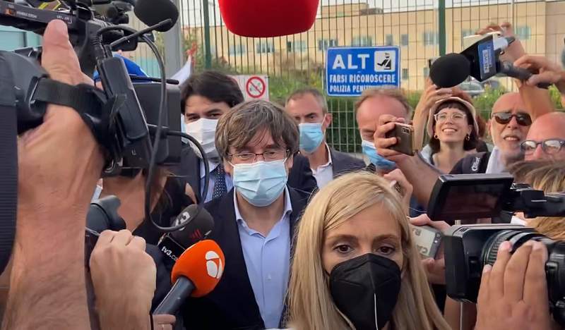 Catalan leader Puigdemont strolls in Sardinia after release