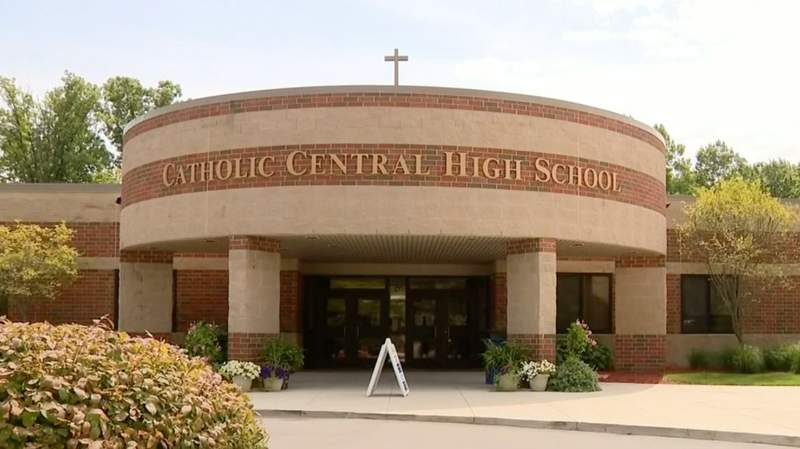 15-year-old Detroit Catholic Central football player dies
