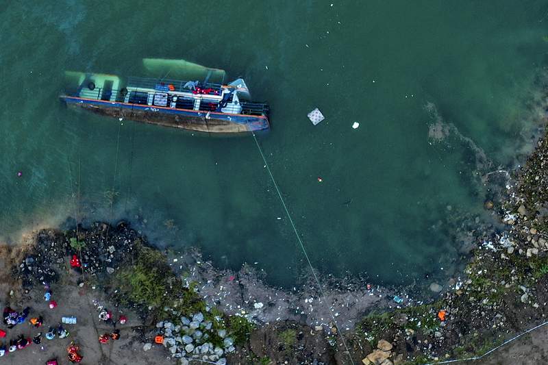 Capsized river boat leaves 10 dead in southwest China