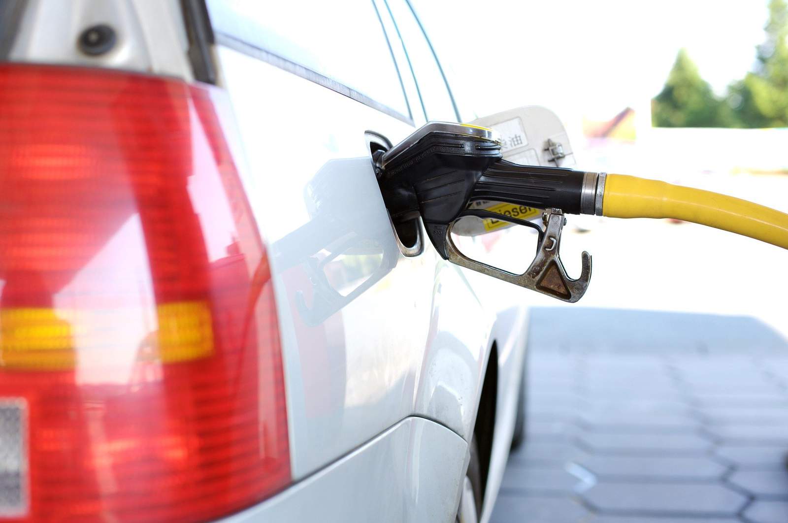 AAA Michigan gas report March 29, 2021: Prices decline 4 cents