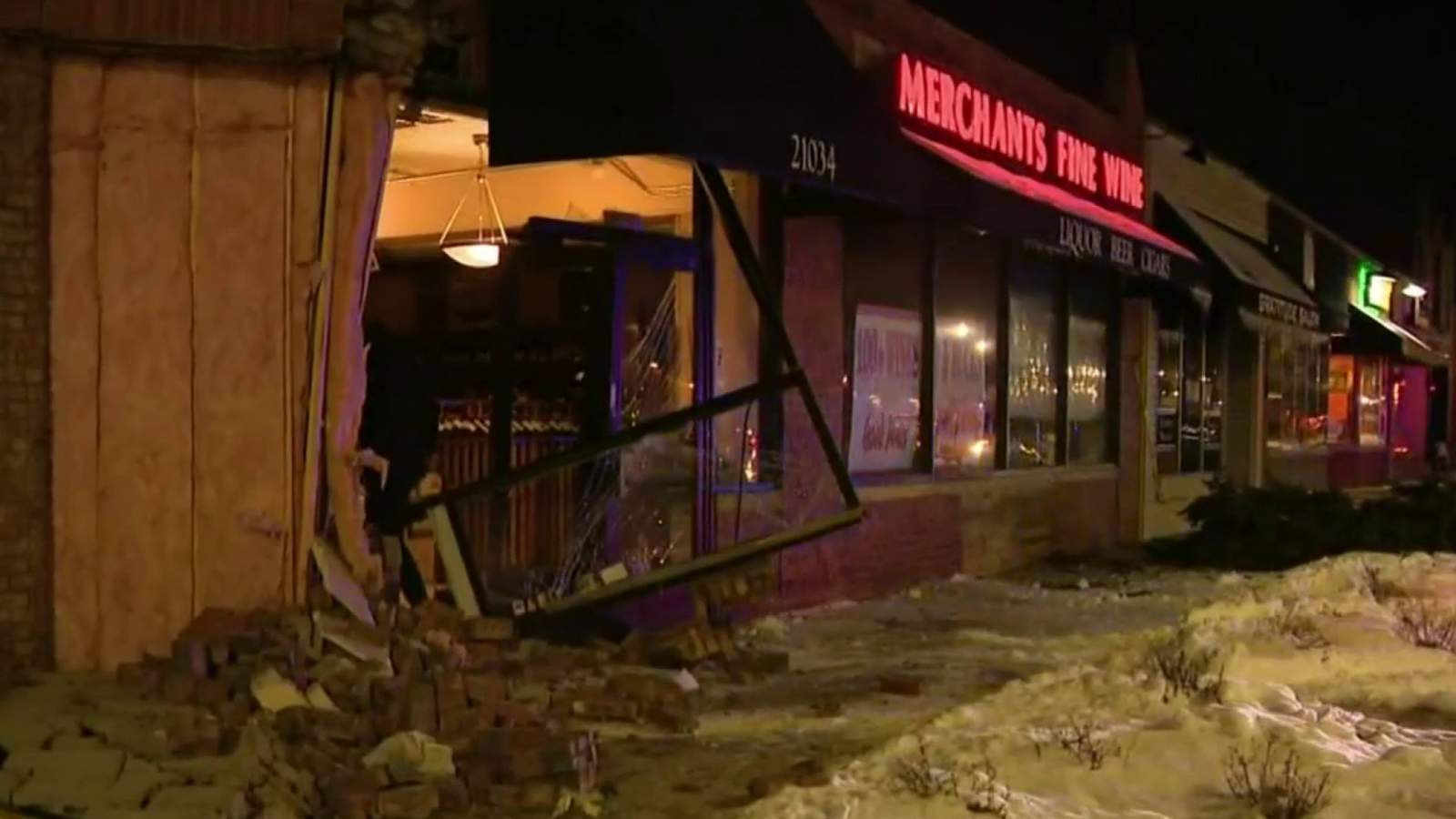 SUV crashes into Grosse Pointe Woods store