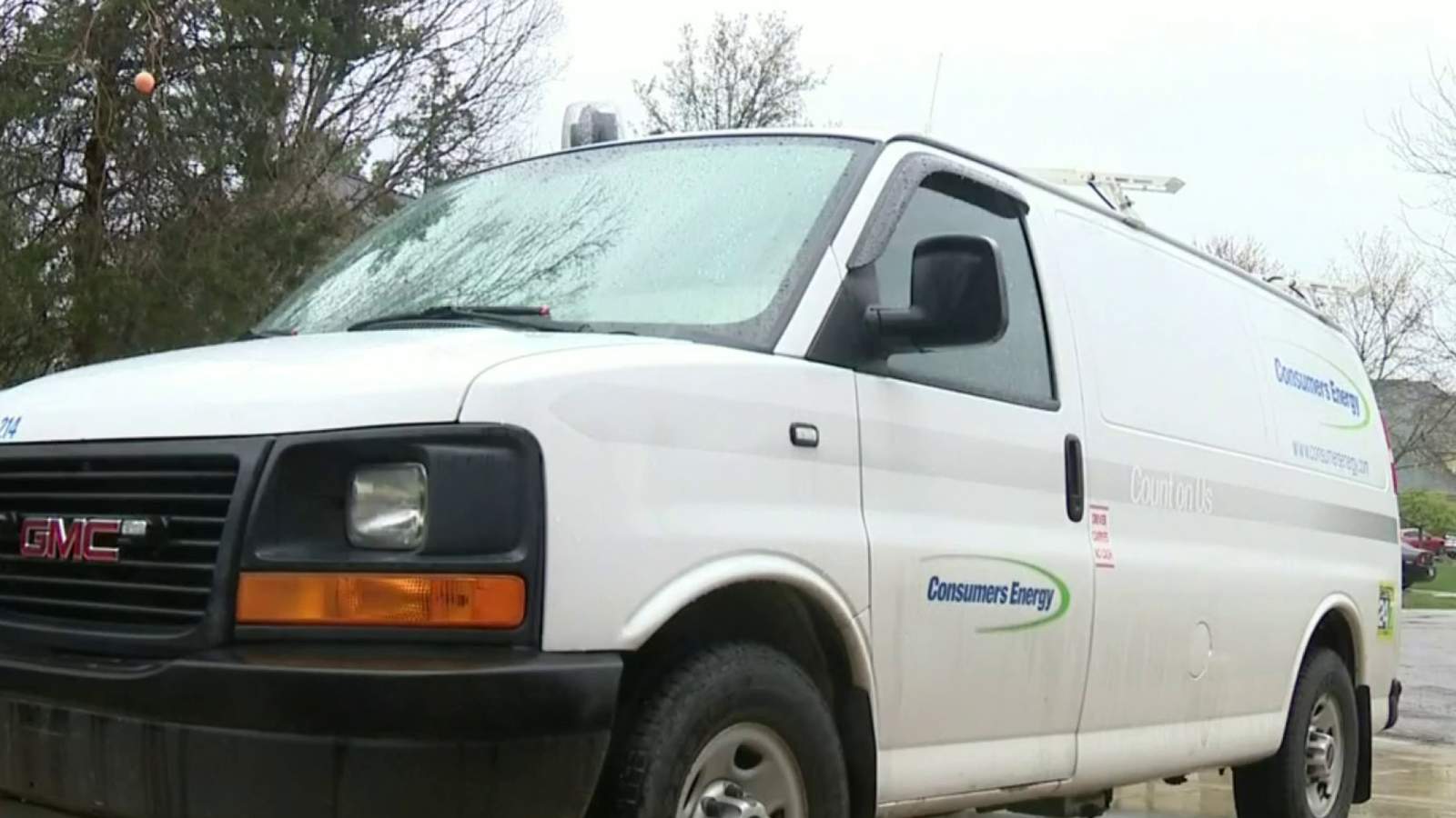 Homeowner’s association threatening fines for essential worker’s van in driveway