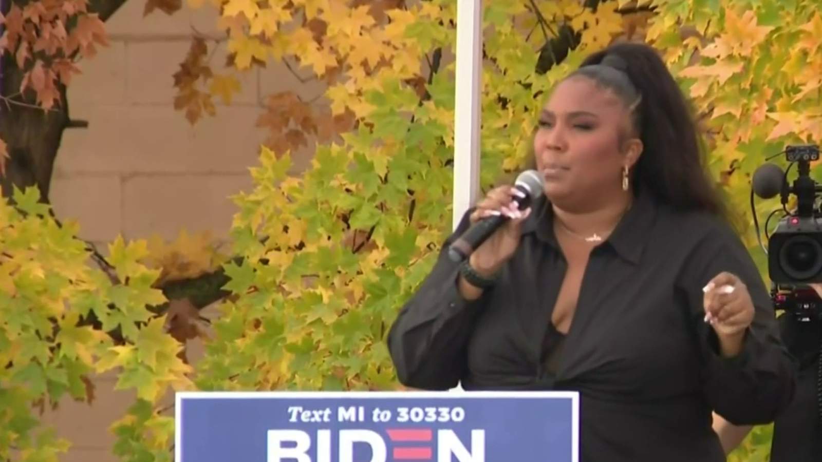 Detroit native and music star Lizzo campaigns for Biden-Harris in city