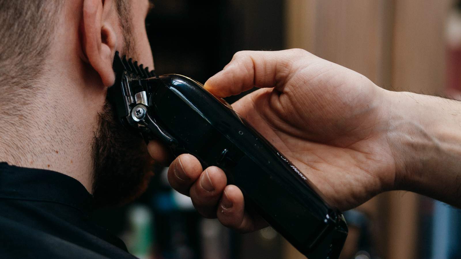 Owosso Barber Refuses To Close Shop Amid Michigan S Stay At Home Order