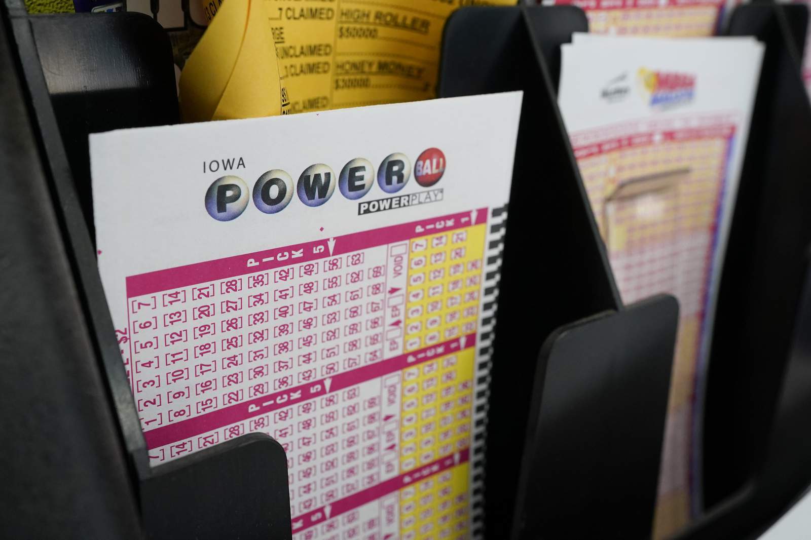 $1 million Powerball lottery tickets sold in Michigan; jackpot grows to $640 million