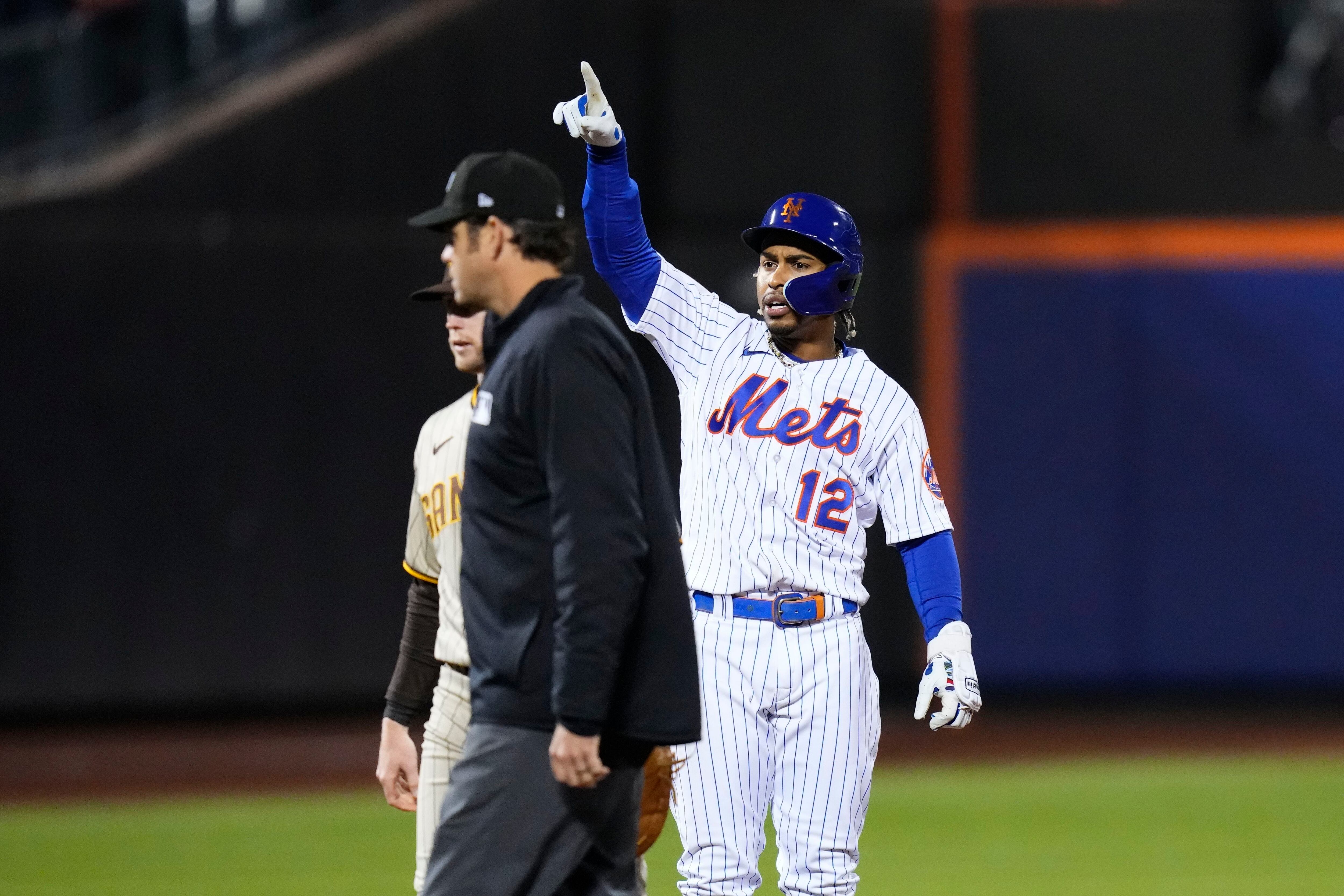 Starling Marte drilled in head by pitch, forced to leave Mets