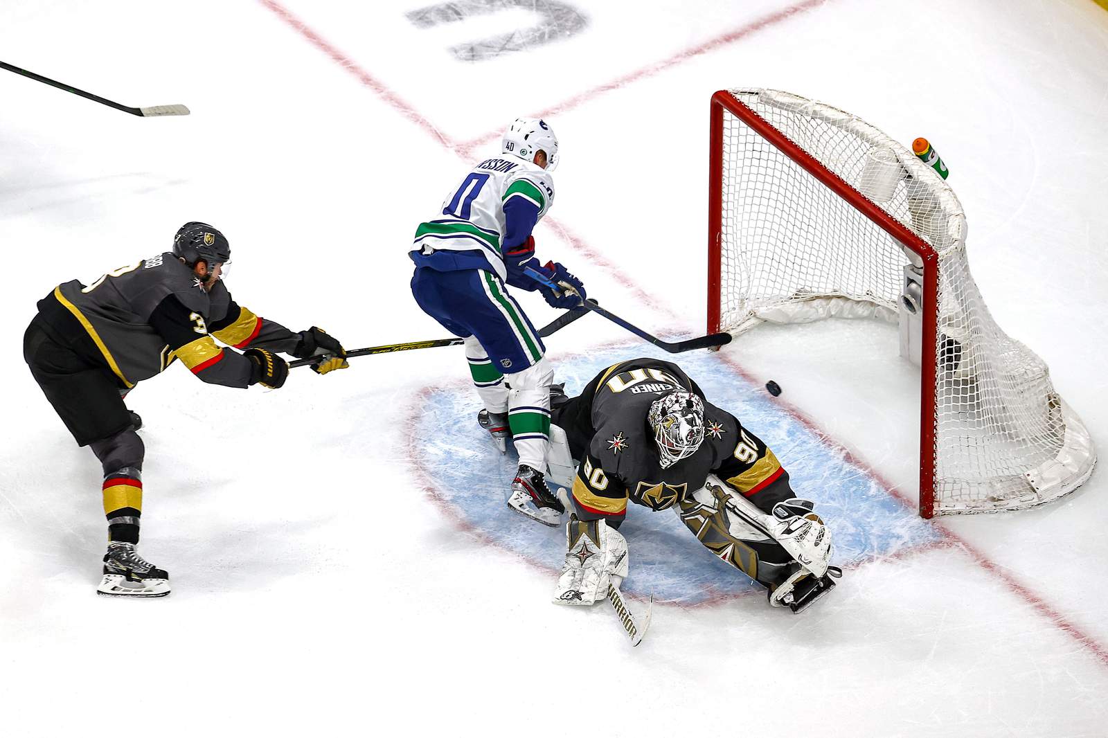 Canucks cruise to 5-2 win over Vegas, even series 1-1