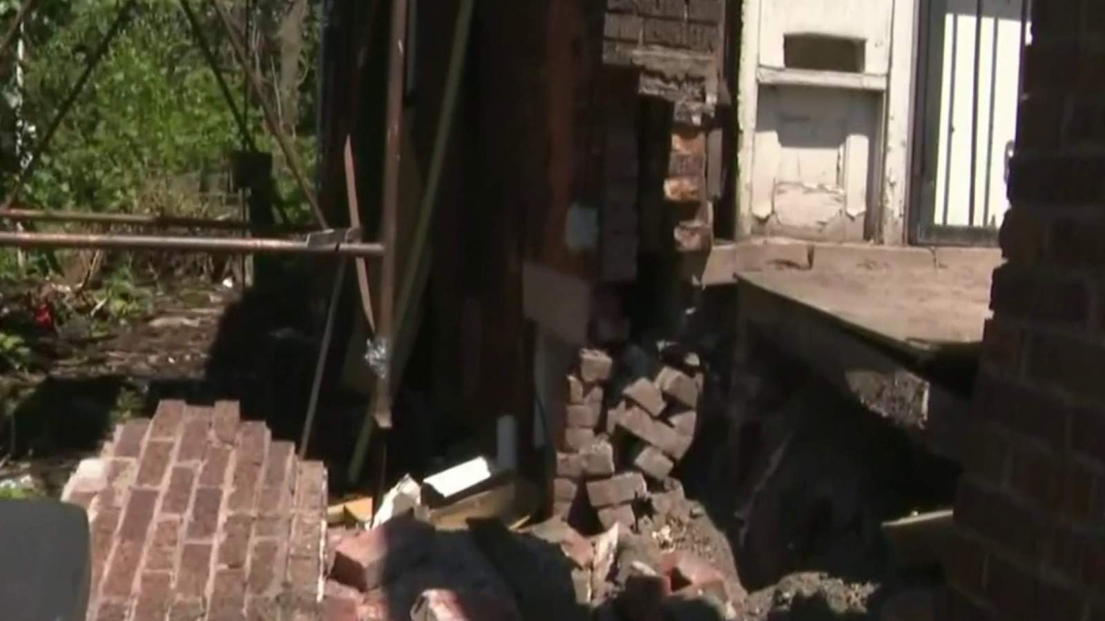 Detroit familys home collapses as landlord refuses to answer calls