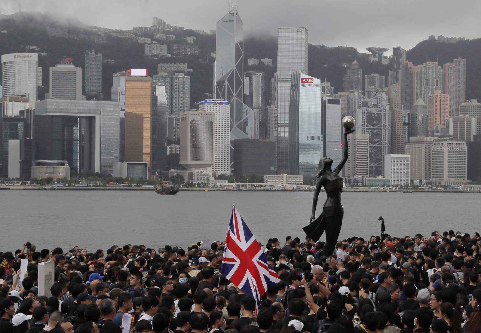 Thousands flee Hong Kong for UK, fearing China crackdown