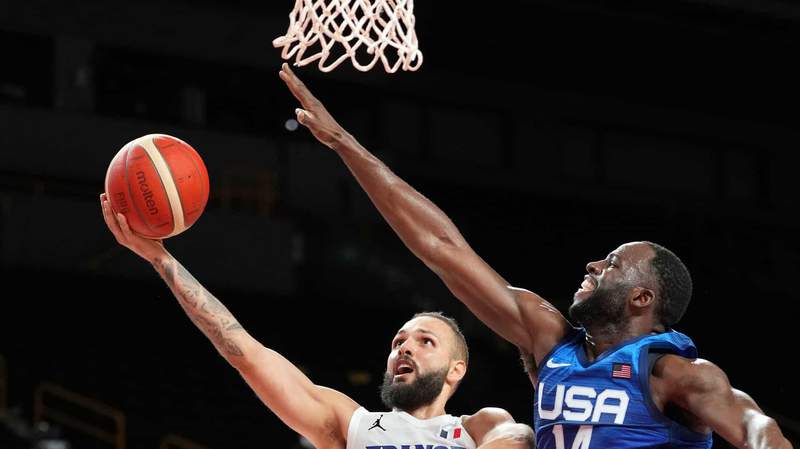 U.S. men's basketball stunned by Fournier, France in opener