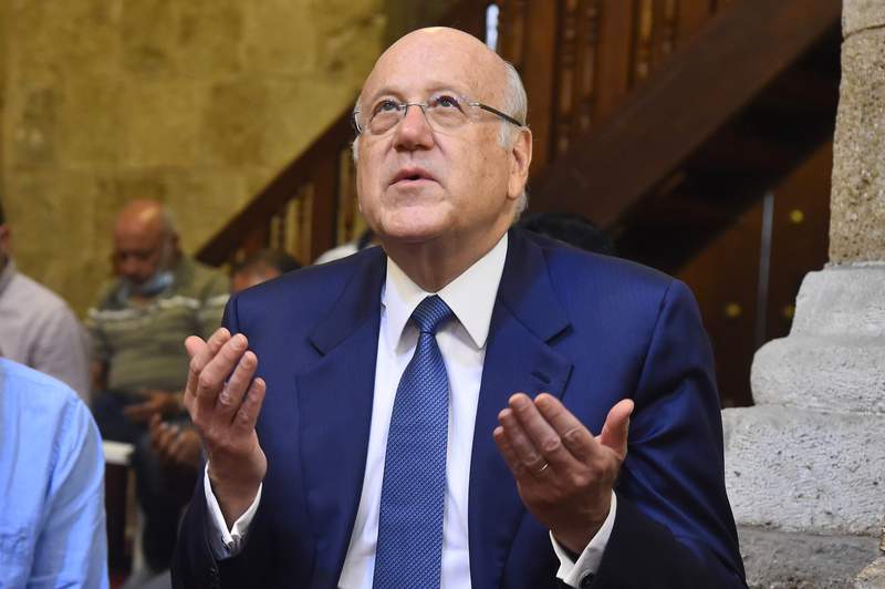 Lebanon's new PM pledges to stabilize economic meltdown