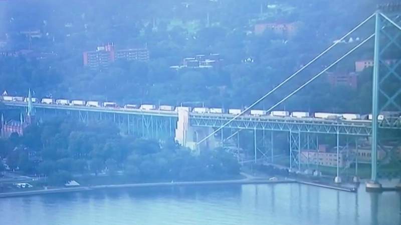 Strike at Canadian border causes traffic backup on Ambassador Bridge, Detroit-Windsor Tunnel