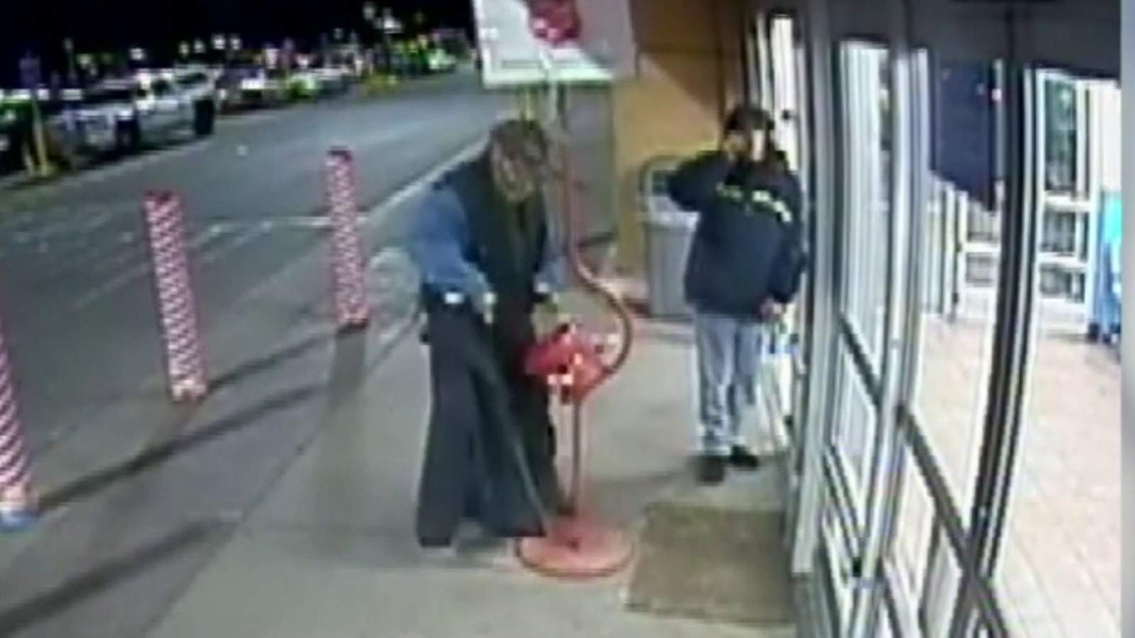 Man steals Salvation Army red kettle in front of Roseville Walmart