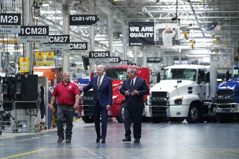 AP FACT CHECK: Biden overstates UAW support of electric cars
