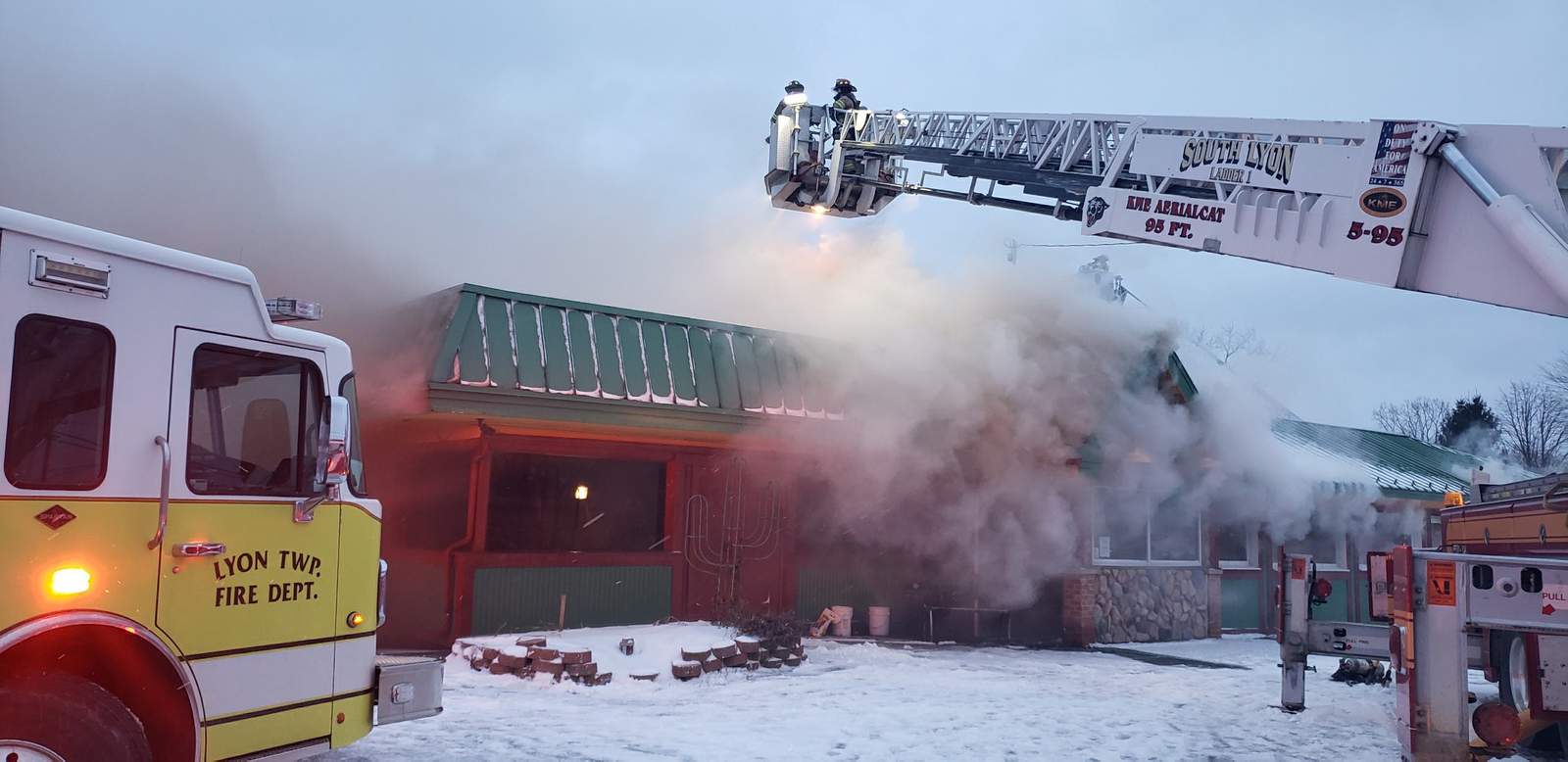 Crews battle fire at restaurant in Lyon Township