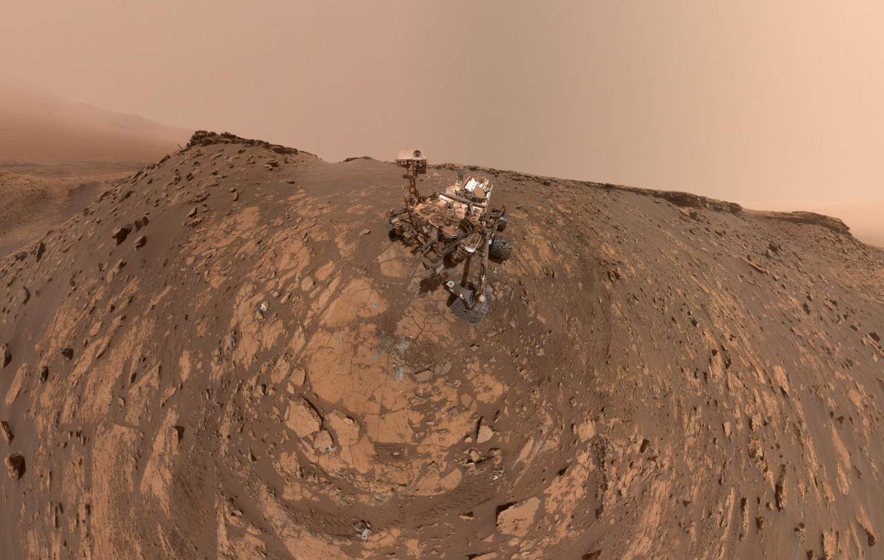 NASA’s Curiosity Mars Rover takes selfie