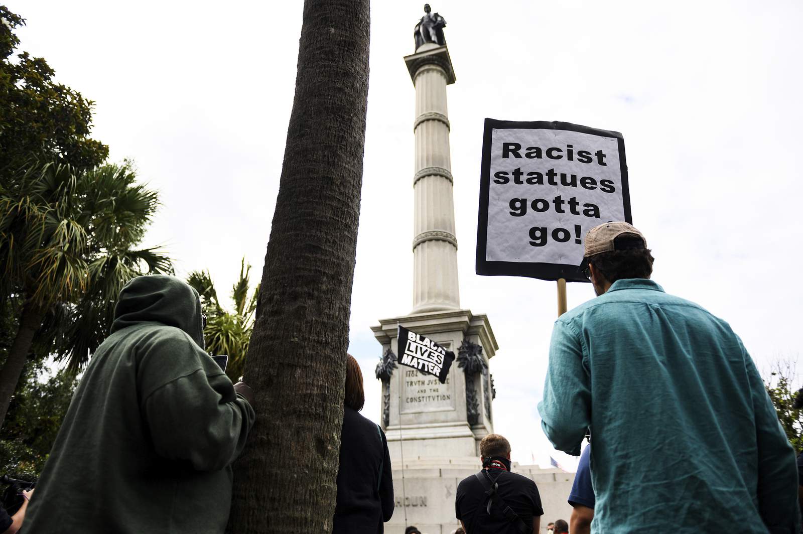 Charleston votes to remove statue of slavery advocate