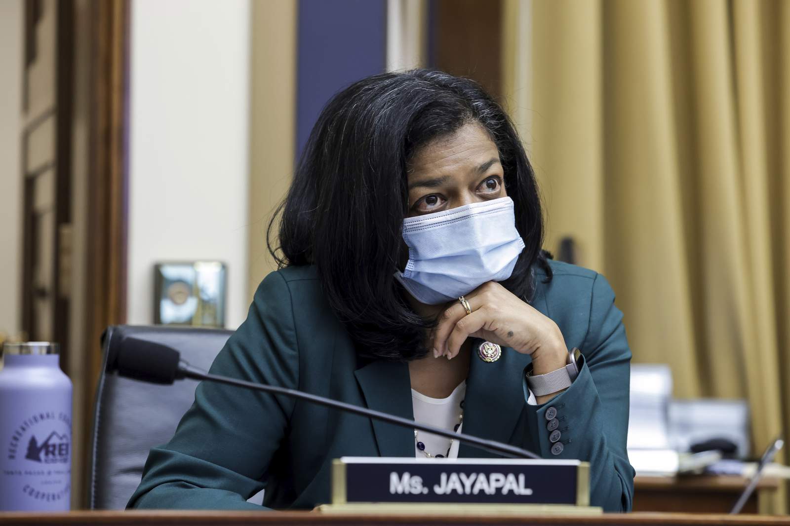 Congress members could face $1,000 fine for not wearing a face mask under proposed legislation