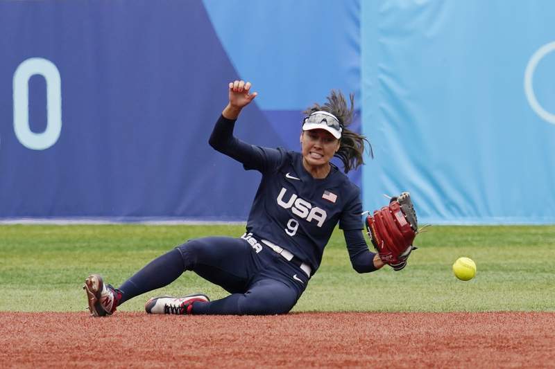 Video: U.S. downs Japan in preview of gold medal softball game