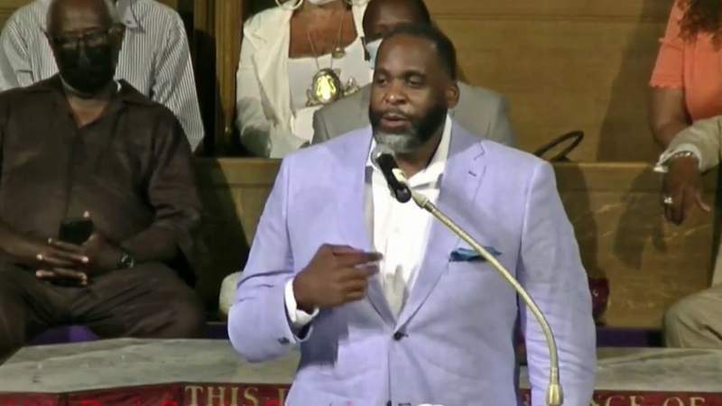 Former Mayor Kwame Kipatrick Preaches at Detroit Church in First Public Appearance Since His Release from Prison